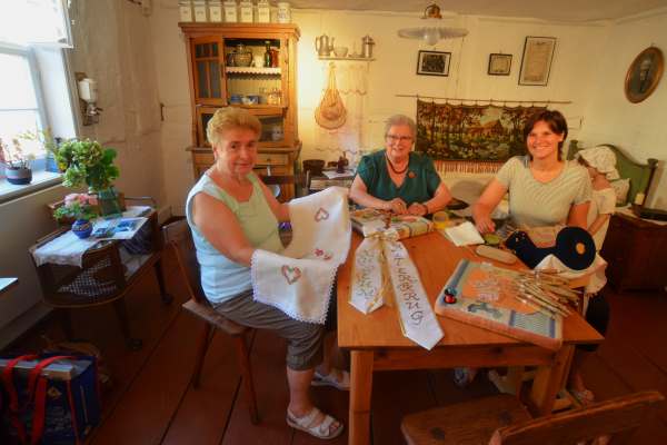 2024-10-06 Standesamt und Handarbeitsgruppe im Museum „Alter Krug“