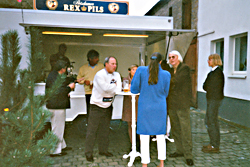 Erstmals wurde 1993 ein Sommerfest für Vereinsmitglieder und ihre Angehörigen auf dem Hof der Familie Stuck am Kietz gefeiert.