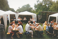 2001-07-14 Fröhliche Musikanten im "Krug"