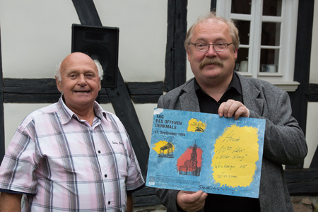 Am Rande der Veranstaltung, wie nebenbei, wies Dieter Frambach mit diesem Plakat von 1994 nach: Hui, genau vor 20 Jahren beteiligte sich der Heimatverein das erste Mal am Tag des Offenen Denkmals.