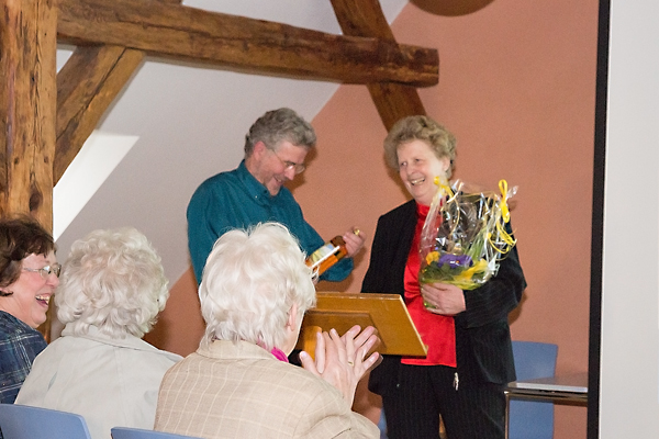 Zossener Wappen Karola Andrae dankt Stefan Rothen