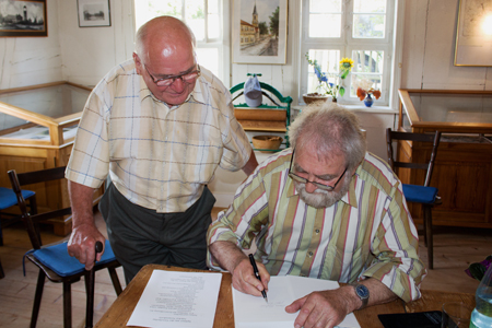 Klaus Vockler signiert für den Tierfilmer Gerhard Kretlow Für Heimatfreunde lesenswert