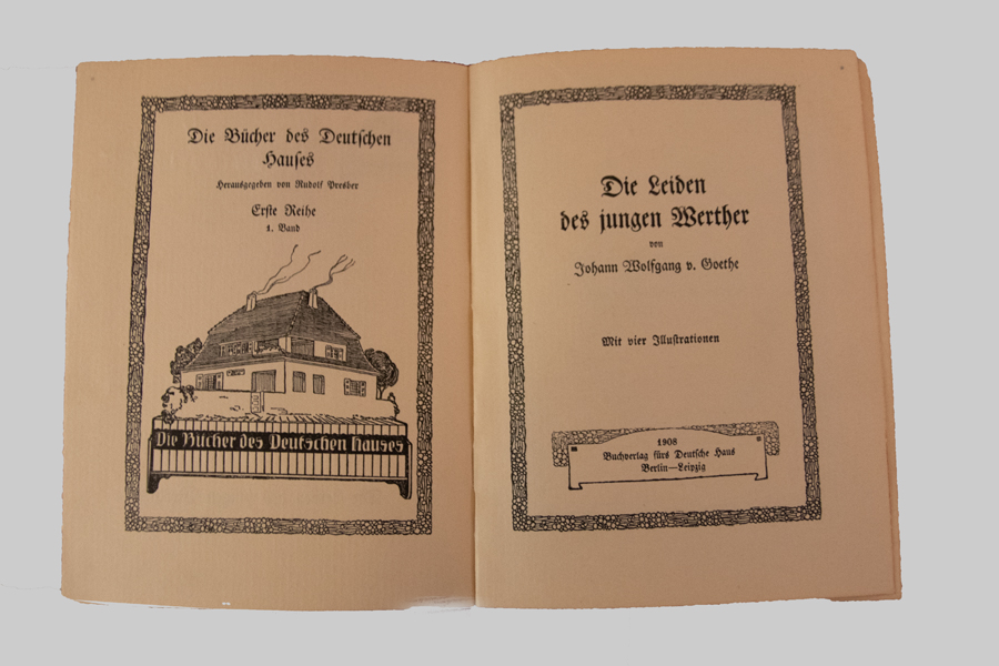 Die Reihe Bücher des Hauses umfasst mehrere Bände und wurde in Zossen gedruckt