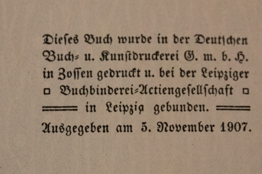 Die Reihe Bücher des Hauses umfasst mehrere Bände und wurde in Zossen gedruckt